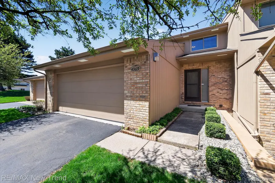 4369 Kimberly LN, Waterford Charter Township, MI 48329