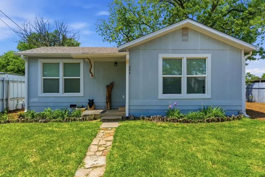 203 Gandy Street, Lipan, TX 76462