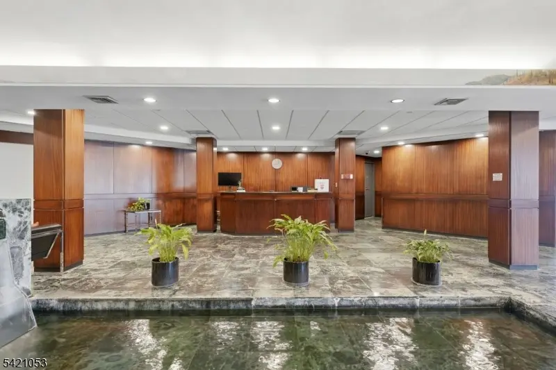 609 W South Orange Ave #4U, South Orange Village Twp., NJ 07079