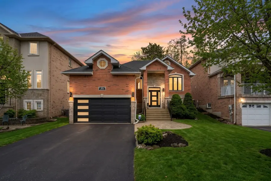 99 Cumming DR, Barrie, ON L4N 0C6