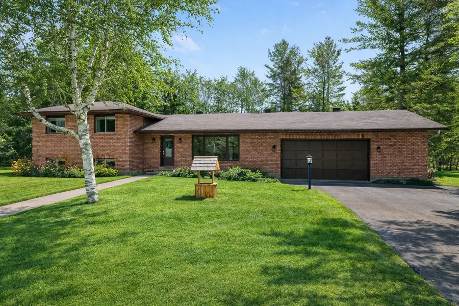 113 Goodwood CRES, Beckwith, ON K7C 3P2