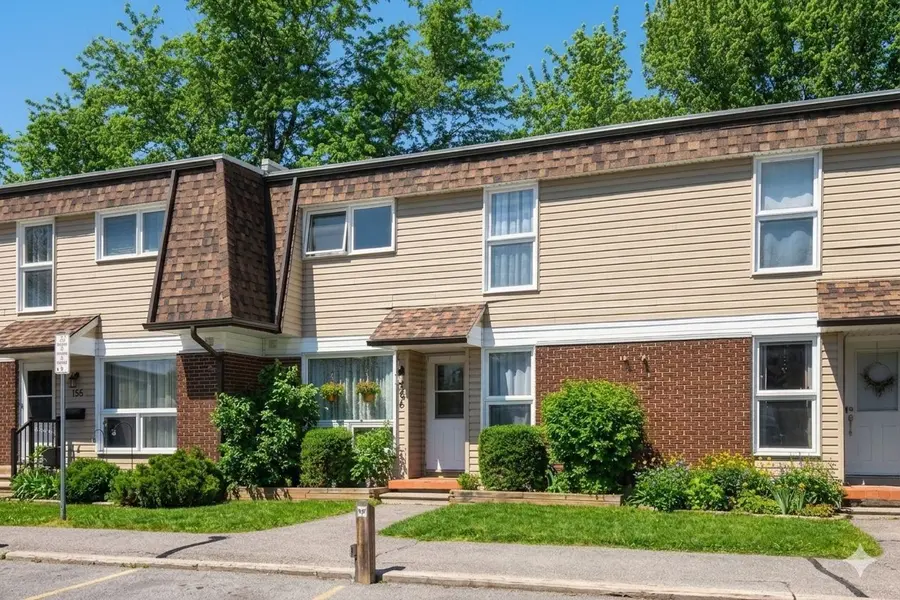 156 Rutherford CT, Kanata, ON K2K 1N6