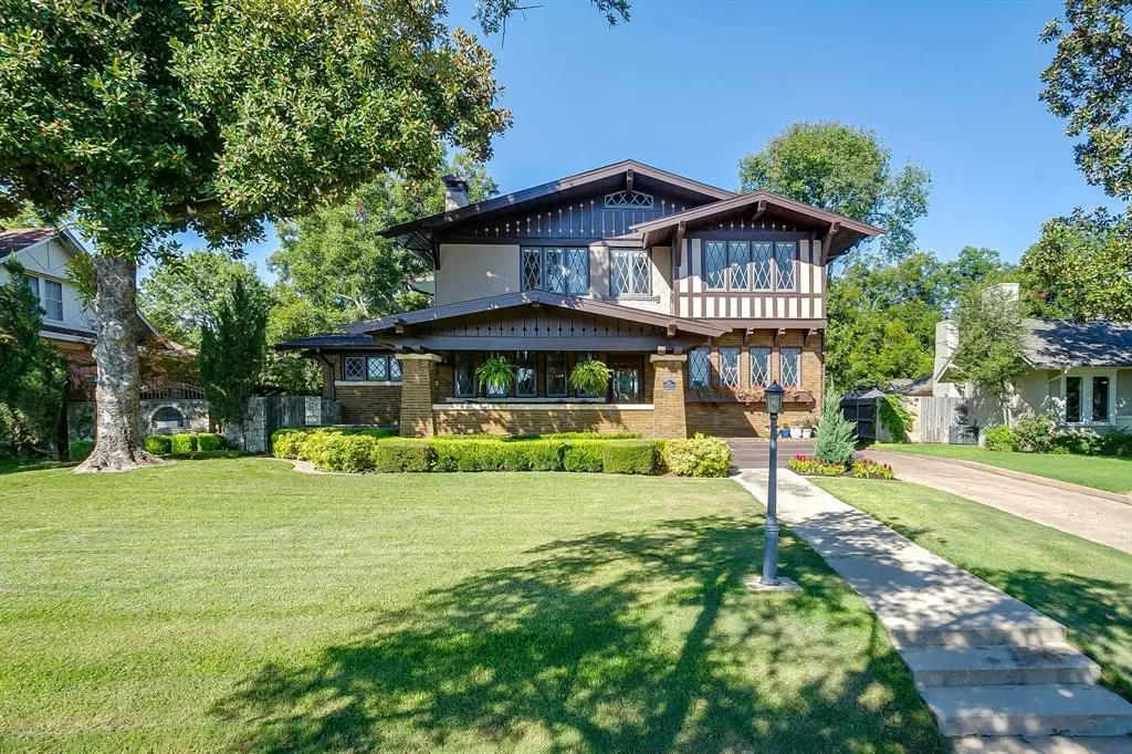 306 Prairie Avenue, Cleburne, TX 76033