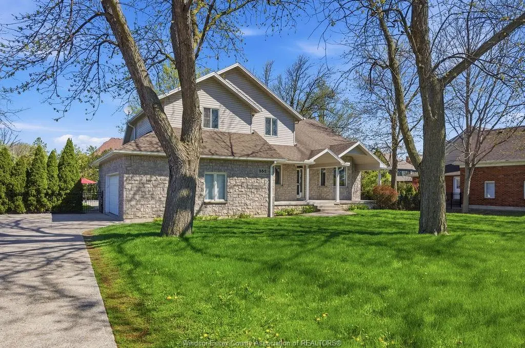 552 OLD TECUMSEH Road, Lakeshore, ON N0R 1A0