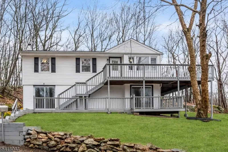 4 Toledo Ct, Hopatcong Boro, NJ 07843