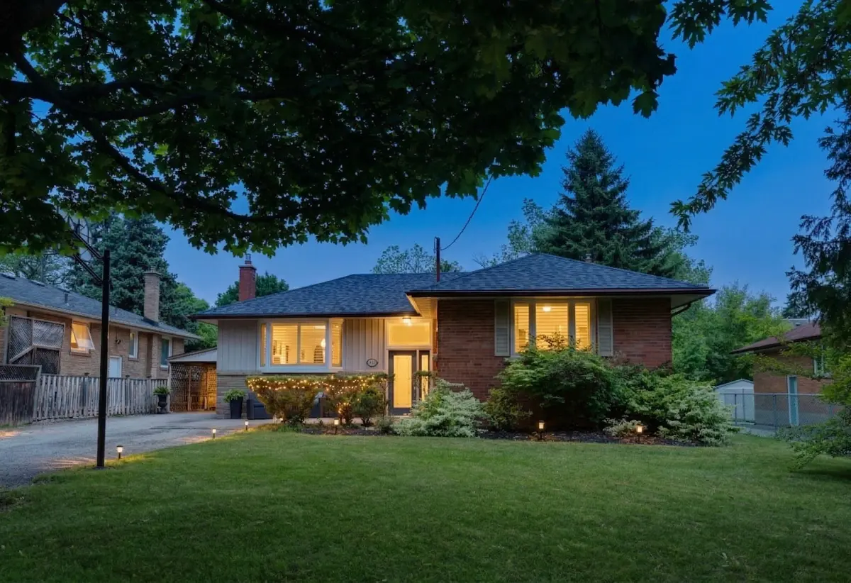 465 Fourth Line, Oakville, ON L6L 5A6