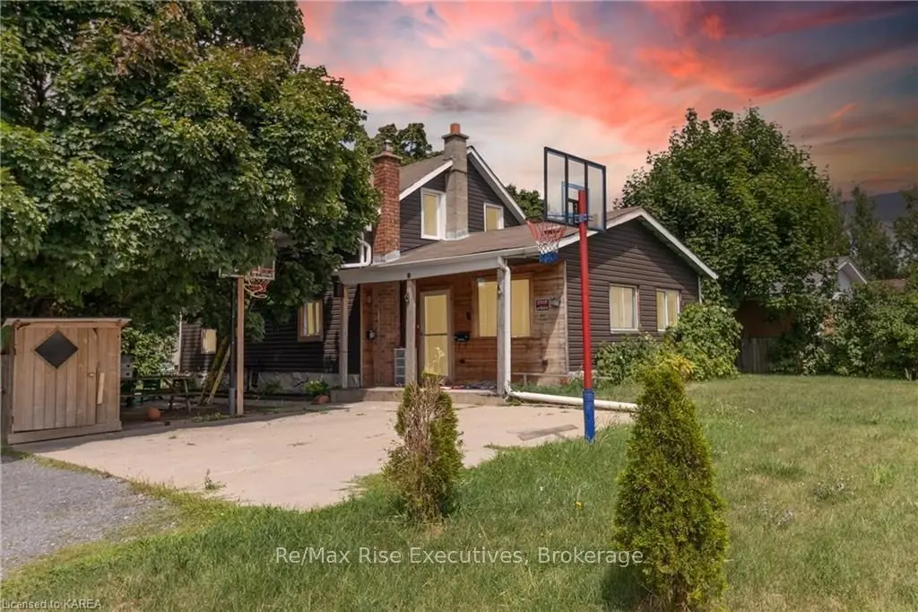 96 Drennan ST, Kingston, ON K7K 2S3