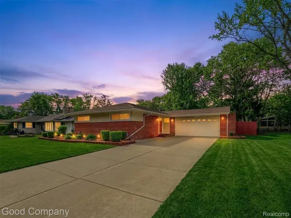 29661 Chelmsford RD, Southfield, MI 48076