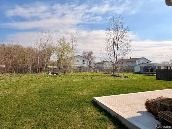 28855 Anchor DR, Chesterfield Township, MI 48047