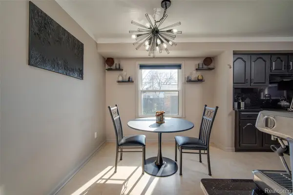 9614 Shadyside ST, Livonia, MI 48150