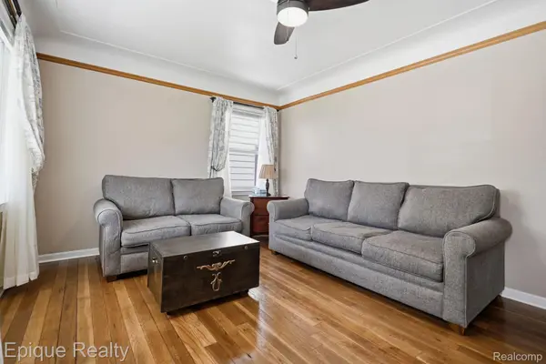 4165 Westpoint ST, Dearborn Heights, MI 48125