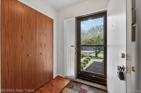 4369 Kimberly LN, Waterford Charter Township, MI 48329