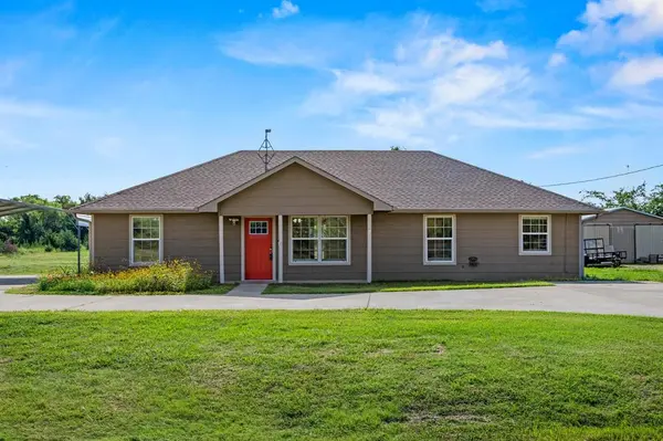 818 N Main Street, Dodd City, TX 75438