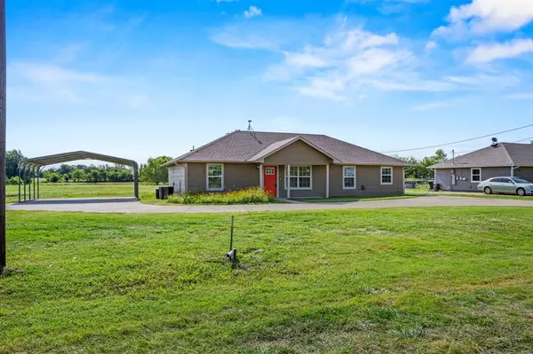 818 N Main Street, Dodd City, TX 75438