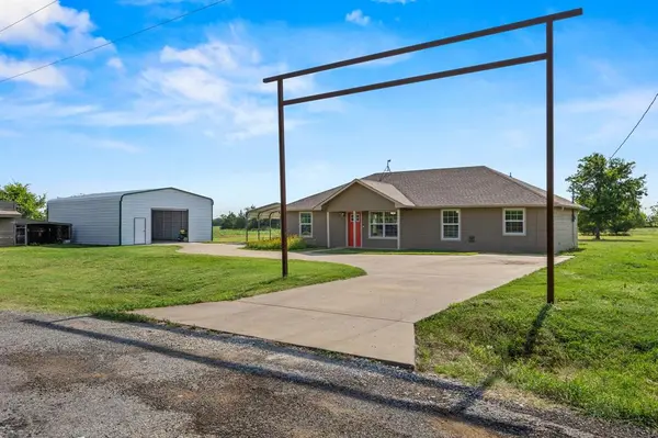 818 N Main Street, Dodd City, TX 75438