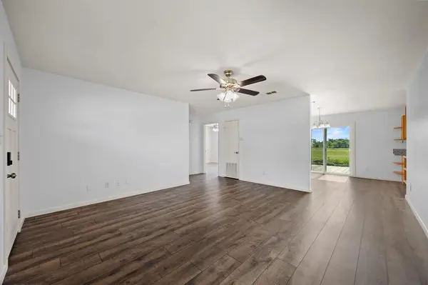 818 N Main Street, Dodd City, TX 75438