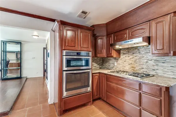 3844 Diamond Loch W, North Richland Hills, TX 76180