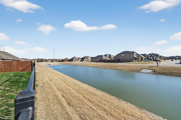 162 Mapleoak Drive, Caddo Mills, TX 75135