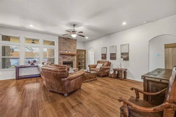 883 Mimosa Court, Stephenville, TX 76401