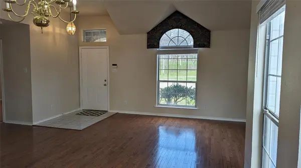 1115 Cambridge Drive, Carrollton, TX 75007