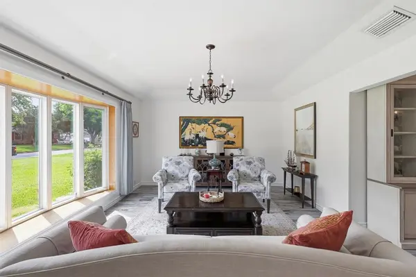 2317 Quail Lane, Grapevine, TX 76051