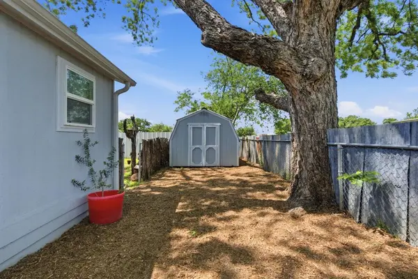 203 Gandy Street, Lipan, TX 76462