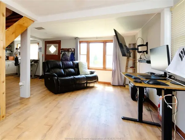 31 Maidstone Avenue East, Essex, ON N8M 2J3