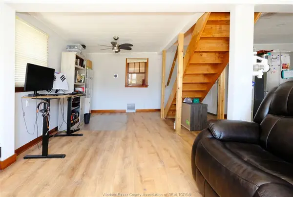 31 Maidstone Avenue East, Essex, ON N8M 2J3