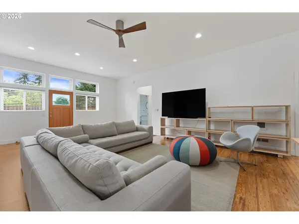 8655 SE 55TH AVE, Portland, OR 97206