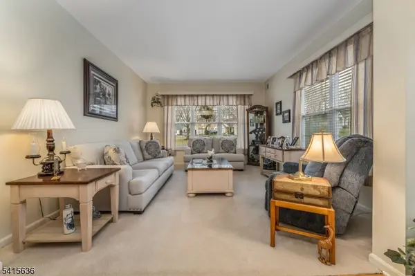 95 Kensington Cir, White Twp., NJ 07823