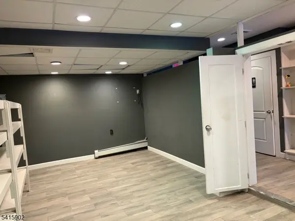 327 1/2 Millburn Ave, Millburn Twp., NJ 07041