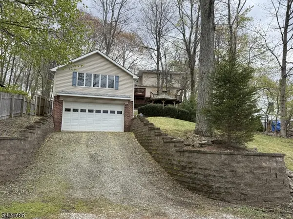 32 Clayton Rd, West Milford Twp., NJ 07421