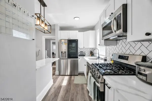 80 Henderson St, Phillipsburg Town, NJ 08865