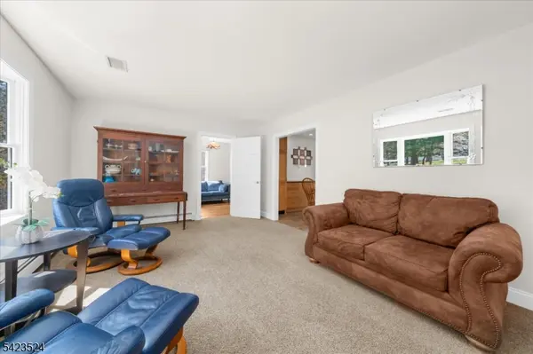 20 Cedar Grove Rd, Clinton Twp., NJ 08801