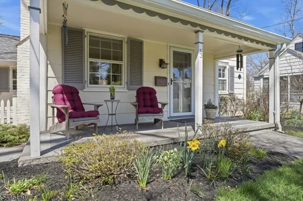 33 Hoyt St, Madison Boro, NJ 07940