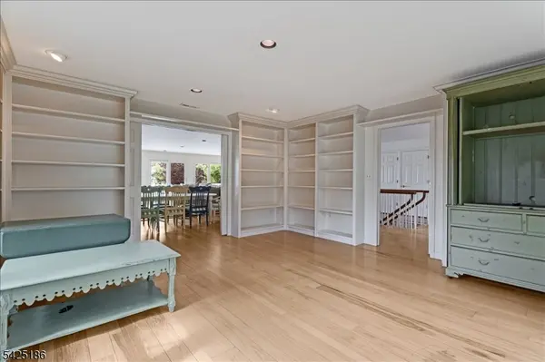 159 Mcgregor Ave, Mount Arlington Boro, NJ 07856