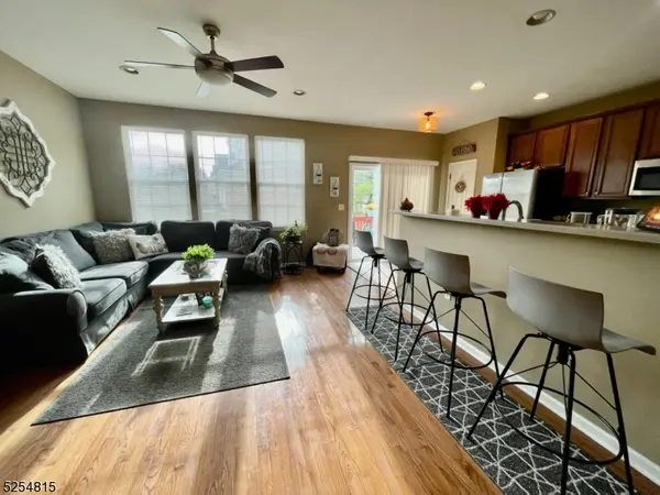 6 Lodge Pole Ln, Hardyston Twp., NJ 07419