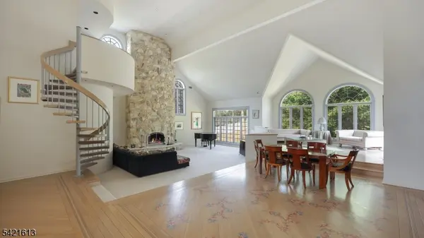 15 Glenview Dr, Warren Twp., NJ 07059