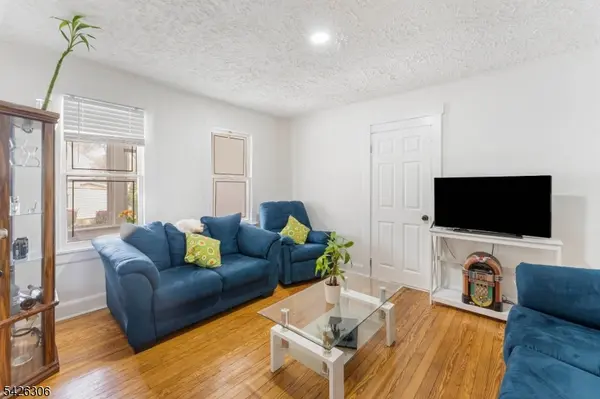 100 Washington Pl, Teaneck Twp., NJ 07666