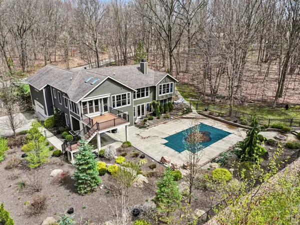 3950 Canyon Creek DR SW, City Of Walker, MI 49534