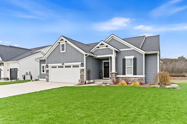 13697 Harrington LNDG, Holland Twp, MI 49424