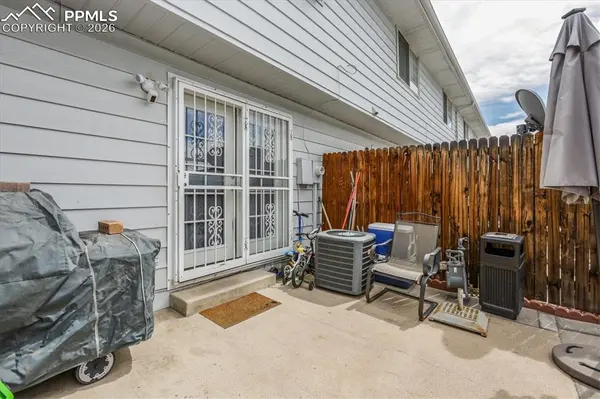 13937 E Bails PL, Aurora, CO 80012