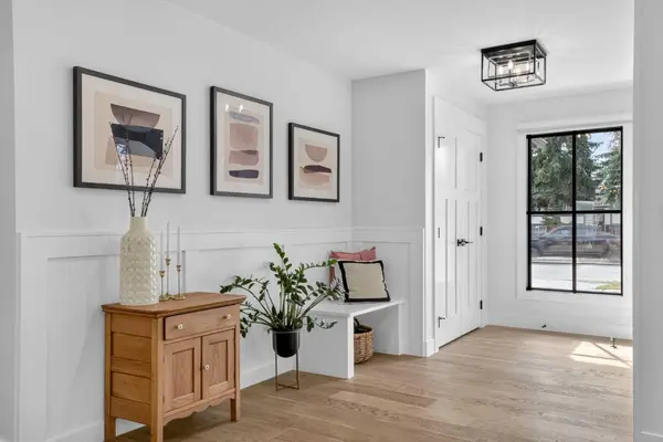 648 Willingdon BLVD SE, Calgary, AB T2J 2B4