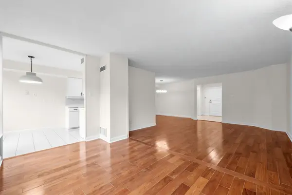 3800 Yonge ST #402, Toronto C04, ON M4N 3P7