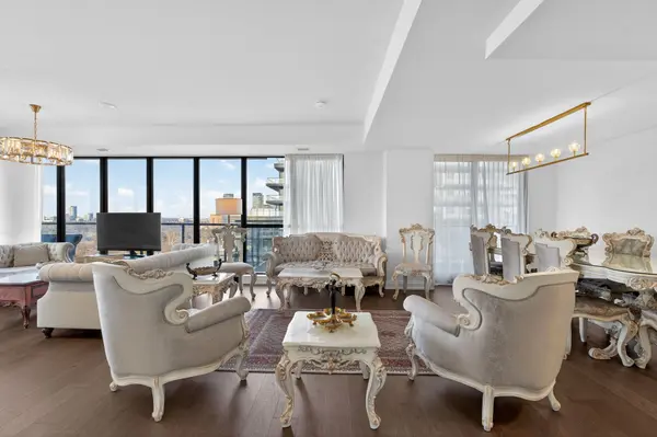 33 Frederick Todd WAY #1305, Toronto C11, ON M4G 0C9