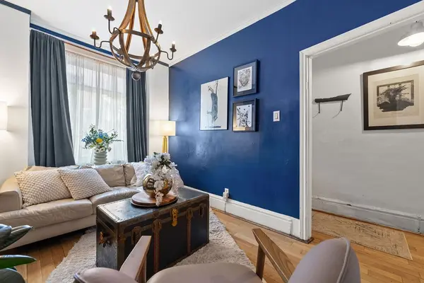 40 Claremont ST, Toronto C01, ON M6J 2M5