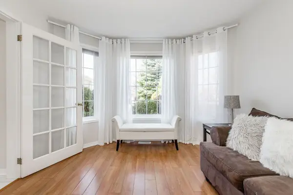 65 Benson DR, Barrie, ON L4N 7Y2