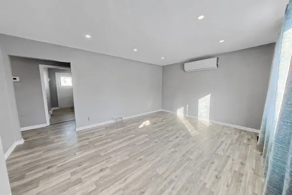 19 Alfred ST W, Barrie, ON L4N 3L9