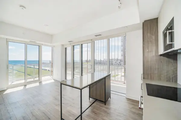 220 Missinnihe WAY #421, Mississauga, ON L5H 0A9