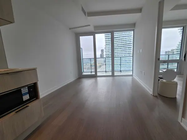 448 Burnhamthorpe RD W #1306, Mississauga, ON L5B 0R4